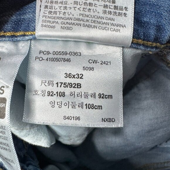 Levis Jeans Mens 36 x 32 Relaxed Straight 559 Distressed 100% Cotton Denim - Picture 6 of 14